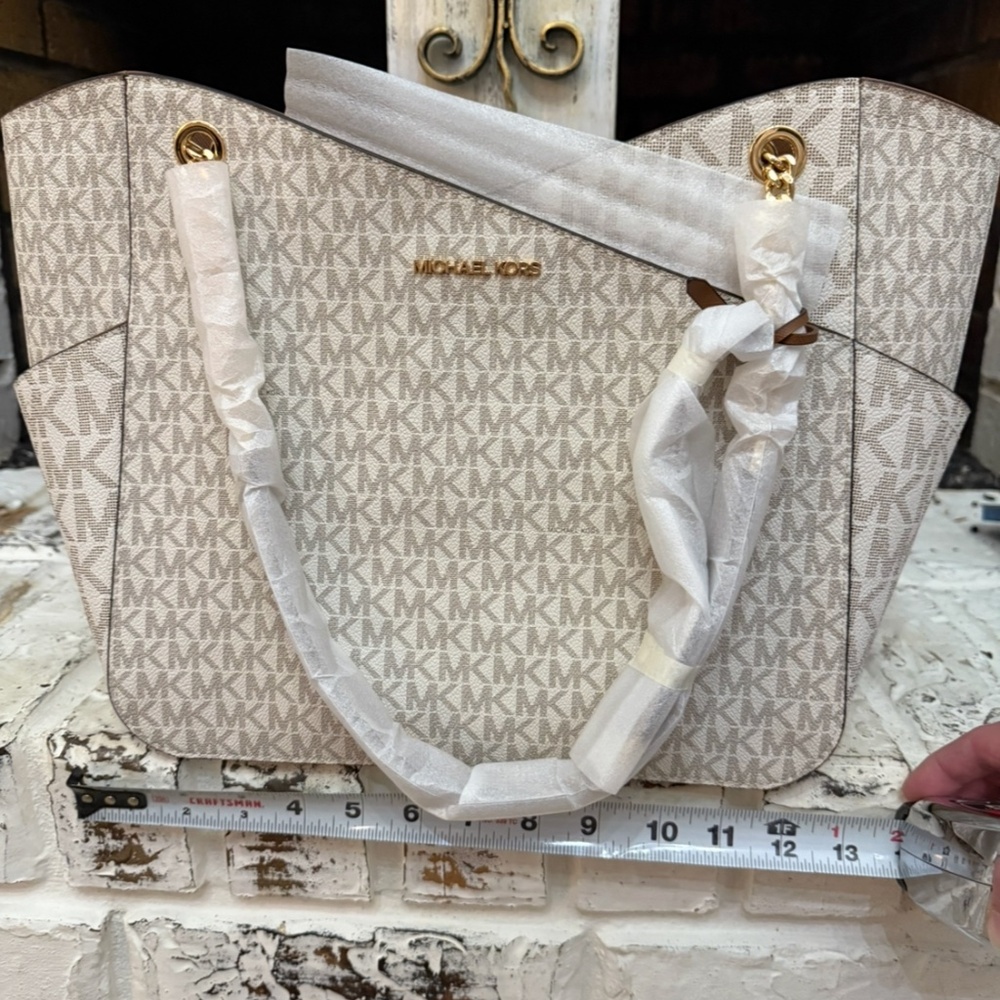 Michael Kors Jet Set Travel bag